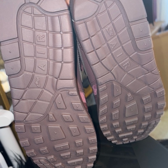 Nike Air Max 1'87 Burgundy Crush/Brown
Basalt/Burgundy Crush - Picture 5 of 6